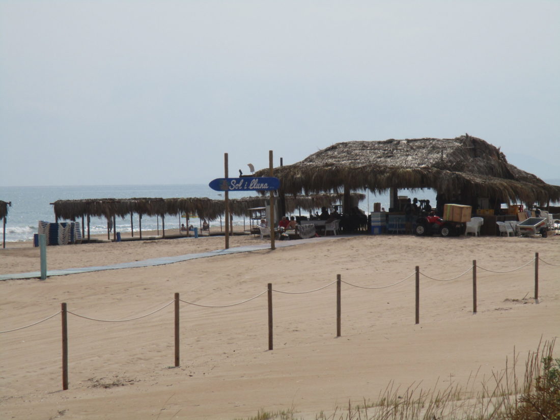 CGT-PV denuncia usos prohibidos en la playa de Xeraco autorizados por el Ayuntamiento con la conformidad de la Dirección General de Costas y la Conselleria de Agricultura
