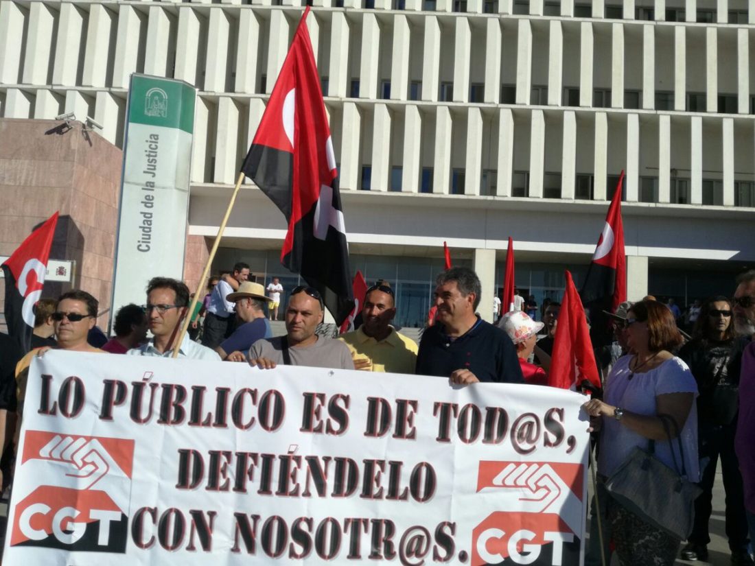 Convocada huelga en la limpieza de los colegios de Málaga