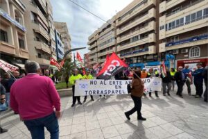 La plantilla de Torraspapel se moviliza en Motril contra el ERTE que considera “abusivo”