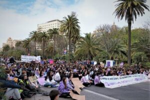 Vulnerar 17 veces el derecho a la huelga solo le cuesta 14.000 euros a la Junta de Andalucía