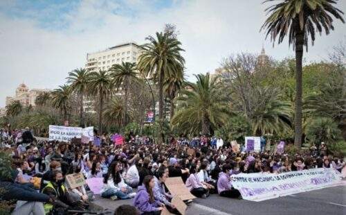 Vulnerar 17 veces el derecho a la huelga solo le cuesta 14.000 euros a la Junta de Andalucía