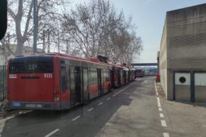 EMT València incumple sistemáticamente las normas de gestión ambiental, al expulsar el gas de autobuses retirados a la atmósfera