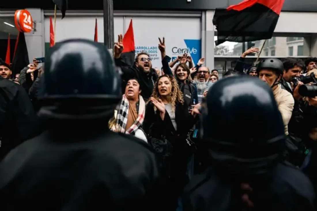 CGT muestra su repulsa a la represión de las fuerzas policiales de Milei contra el pueblo trabajador argentino tras la aprobación parcial de la ‘Ley de Bases’