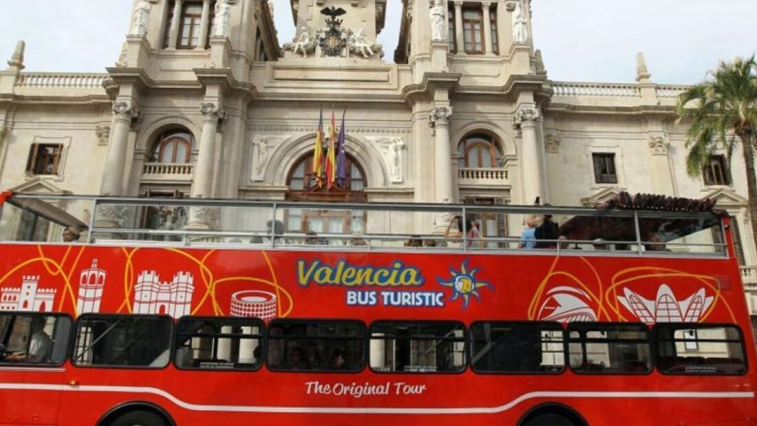 La Inspección de Trabajo determina que alguno de los buses turísticos de la ciudad de València carecían de la climatización requerida