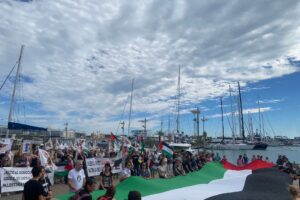 Concentraciones y pancartas al inicio de la Jornada de Lucha y Huelga General por Palestina en Valencia