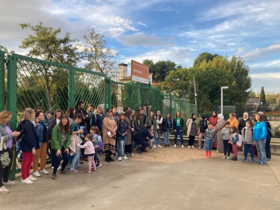 Los sindicatos valoran como un éxito la huelga parcial en educación en Aragón - Imagen-1