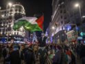 Una huelga general con la bandera de la dignidad