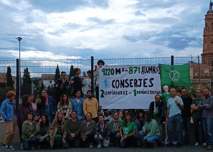 Los sindicatos valoran como un éxito la huelga parcial en educación en Aragón - Imagen-6