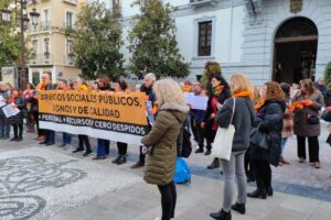 Los Servicios Sociales del Ayuntamiento de Granada piden la dimisión de su concejala ante la falta de respuestas a sus demandas