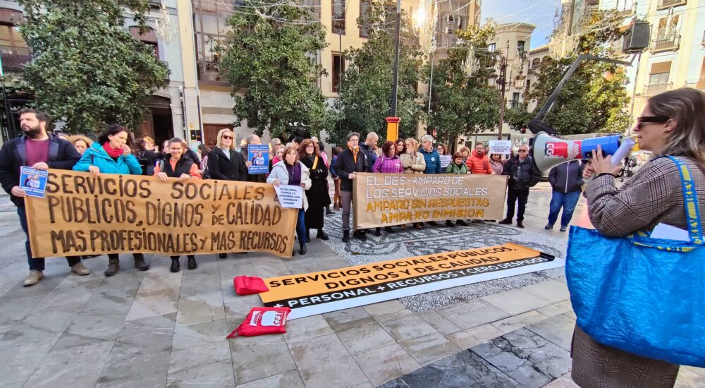 Los Servicios Sociales del Ayuntamiento de Granada piden la dimisión de su concejala ante la falta de respuestas a sus demandas