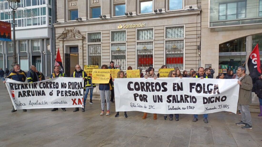 Nova concentració do persoal de Correos