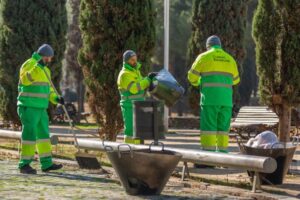 El comité de empresa de Urbaser parques y jardines acuerda nuevas movilizaciones para defender la readmisión del trabajador despedido y la negociación de un pacto mejora