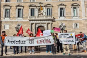 CGT interpone demanda por conflicto colectivo a Holaluz por la eliminación del teletrabajo