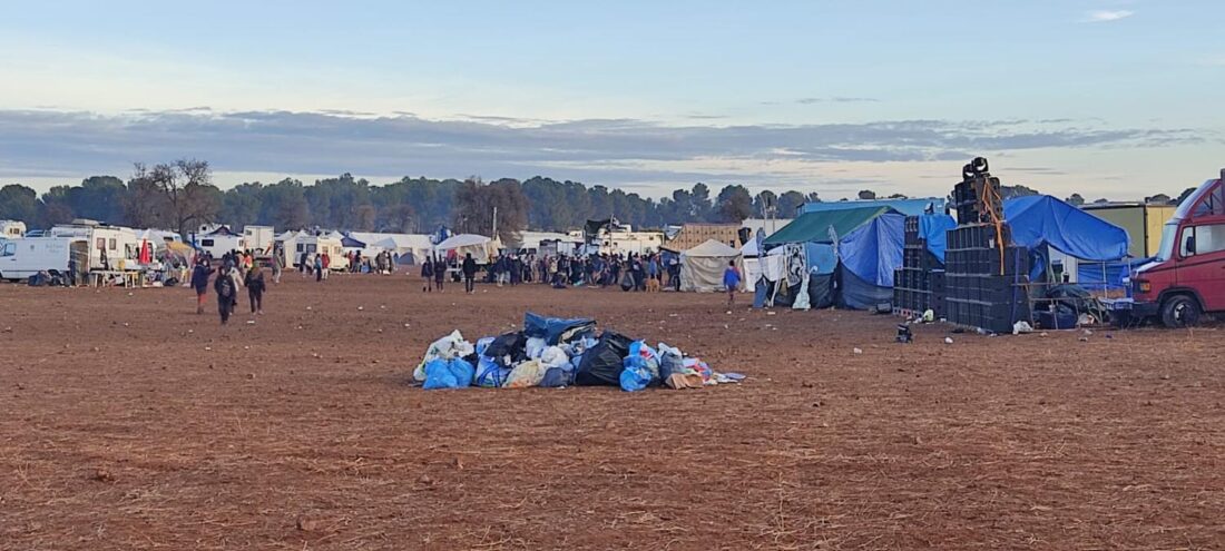 Big Fucking party en el aeropuerto, corruptos, indignantes e indignados