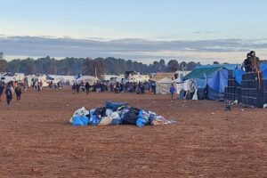 Big Fucking party en el aeropuerto, corruptos, indignantes e indignados