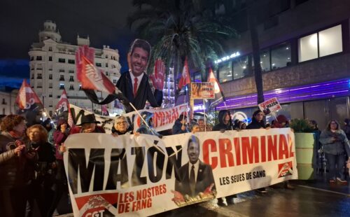 Gran bloque de CGT en la cuarta manifestación para exigir la dimisión de Carlos Mazón