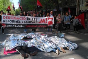 28 d’abril, día mundial de la salut laboral. DEFENSA’T! Perfomance CGT Barcelona davant Inspecció de Treball