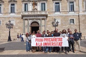 Doctorands de Catalunya denuncien l’acomiadament de companys i la passivitat de la Generalitat